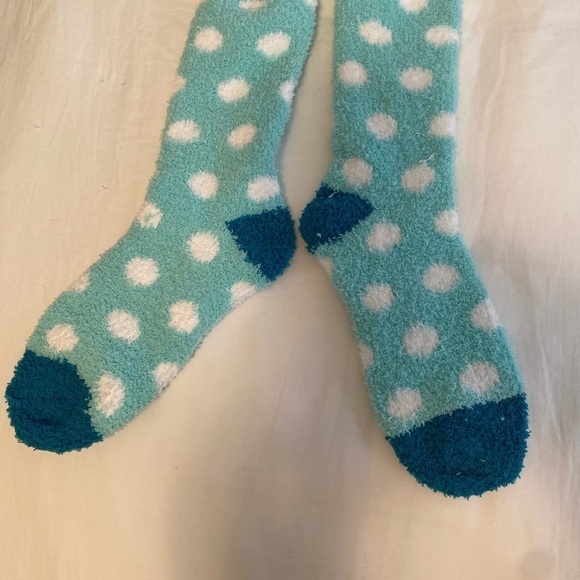 𝅺POLKA Dot Fuzzy Socks - Picture 7 of 7